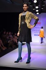 Model walk the ramp for Sanonya Garg Talent Box show at Lakme Fashion Week Day 2 on 4th Aug 2012 (19).JPG